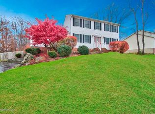 4 Bramblewood Dr, Shavertown, PA 18708