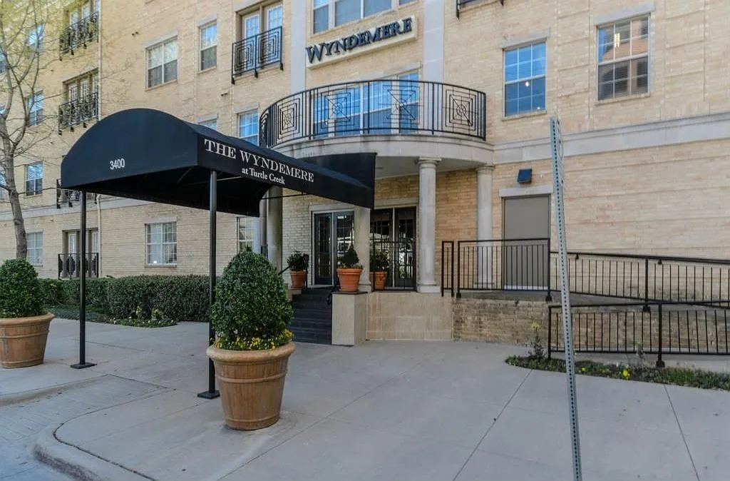 1 bed, 924 sqft, $2,100 — Photo 1
