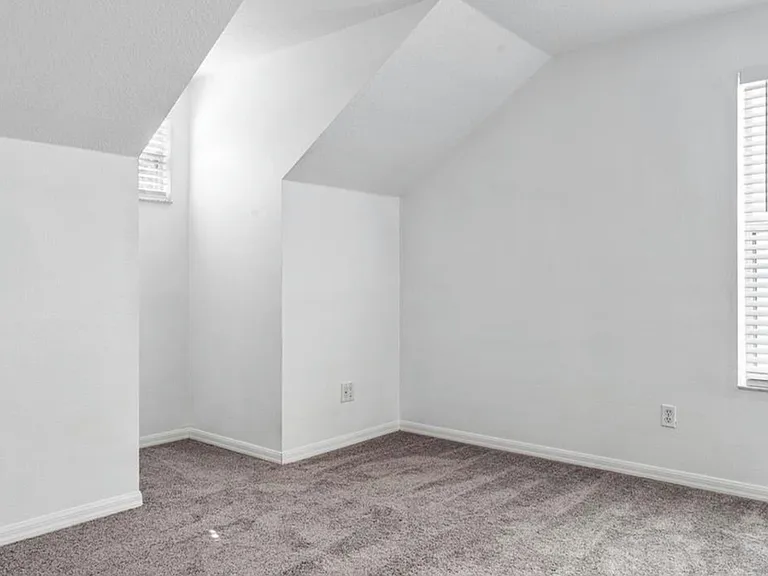 16013 Stags Leap Dr — Photo 30