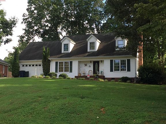 3rd image of 164 Eastwood Dr