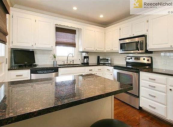 Granite, Hardwood Flrs & SS Appliances