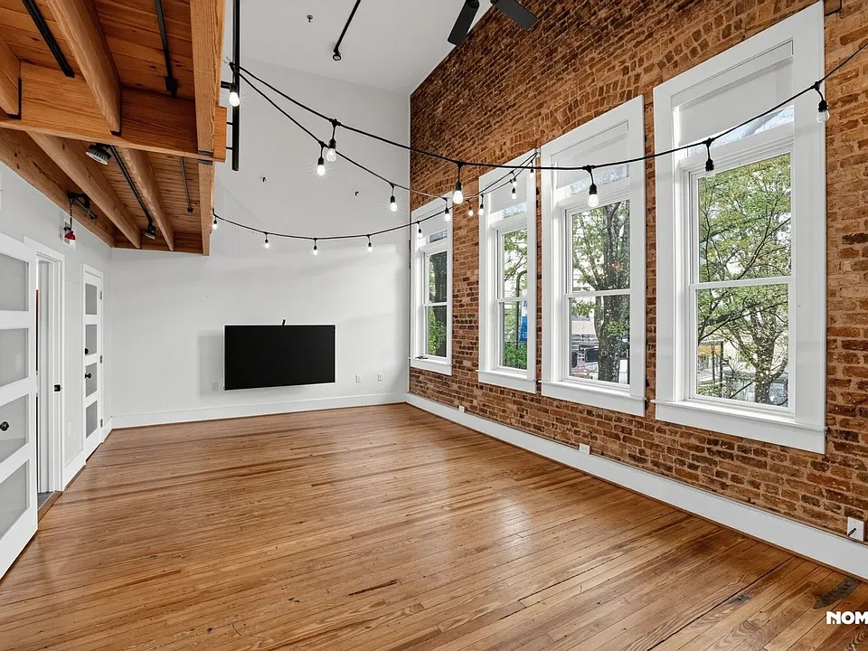 102 N Main St #C