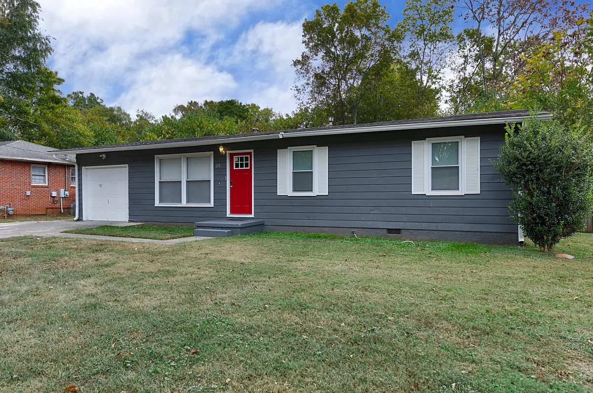 3 bed, 1350 sqft, $1,500 — Photo 3