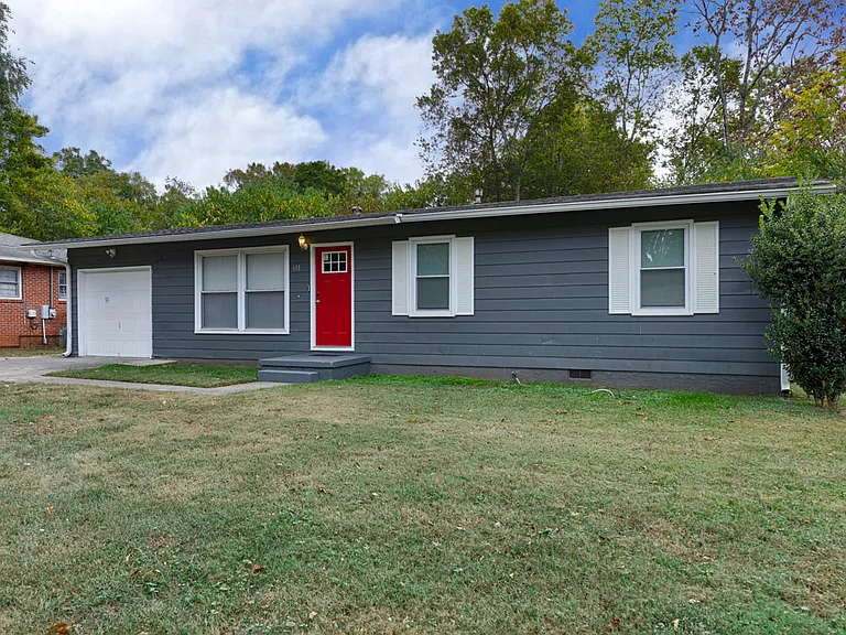 611 Ofallon Rd NW — Photo 3
