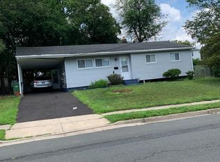 2 Brookside Rd, Edison, NJ 08817