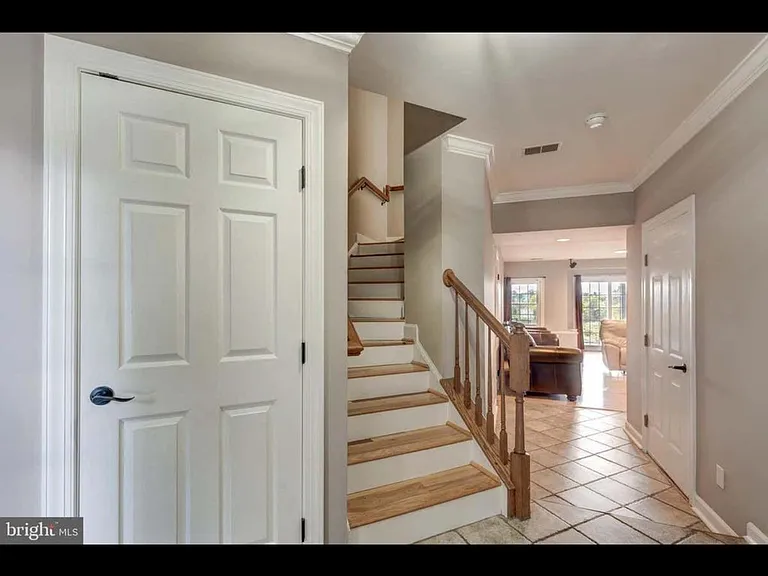 5914 Fox Glen Ct — Photo 2