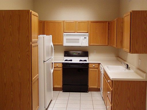 2nd image of 3584 Northpointe Dr #3