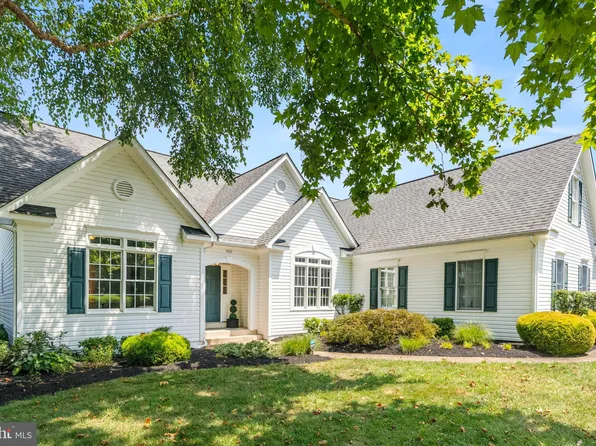 400 Glenmeade Cir, Purcellville, VA 20132