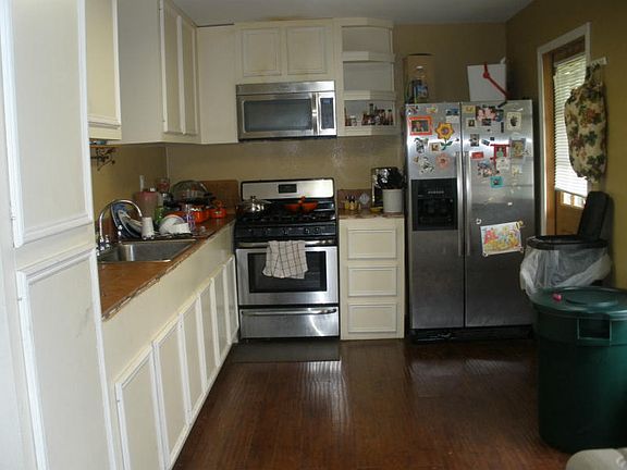 2nd image of 1018 Clare Dr