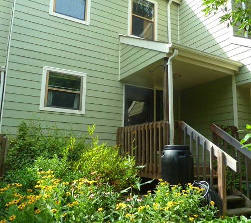 1st image of 204 Cedarwood Ln
