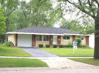 1920 Pierce Rd, Hoffman Estates, IL 60169