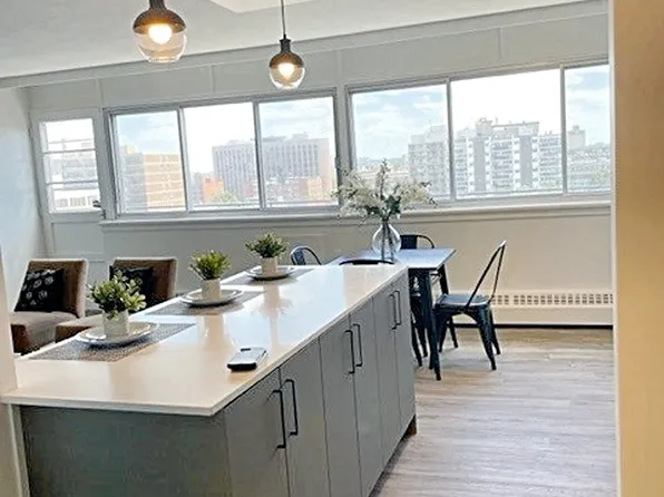 Wentworth Plaza, 257 Lisgar St, Ottawa, ON K2P 0C7