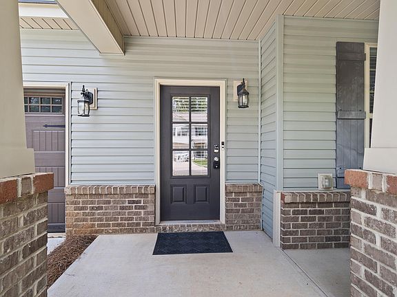 3rd image of 231 Fair Oaks Ct