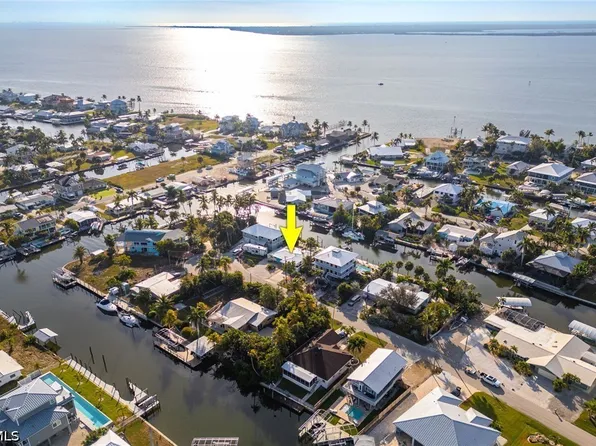3571 Emerald Ave, Saint James City, FL 33956