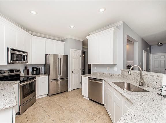 4th image of 28324 Grand Turk Dr