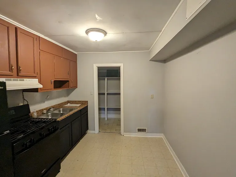 11 1/2 S High St #B — Photo 7