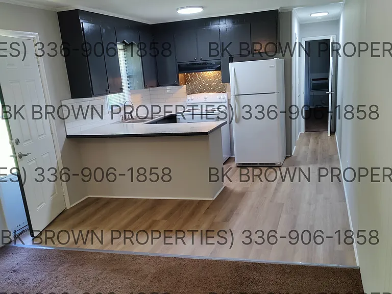 1241 Sunnyside Dr — Photo 3