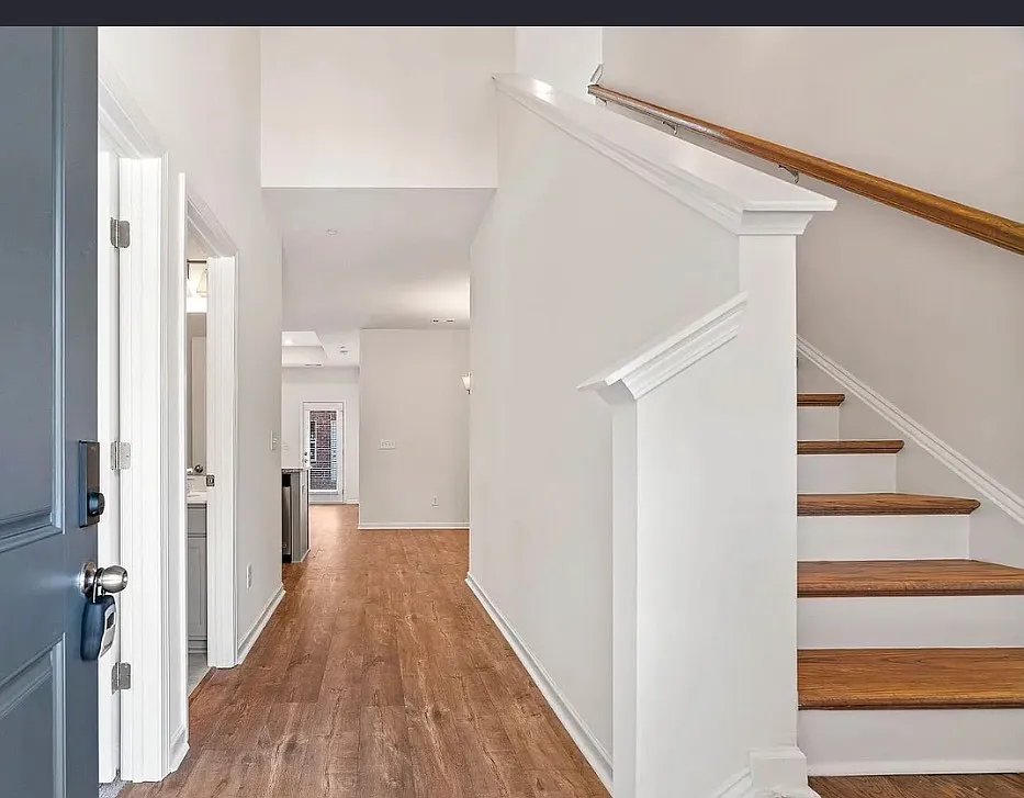 3 bed, 1685 sqft, $2,400 — Photo 3