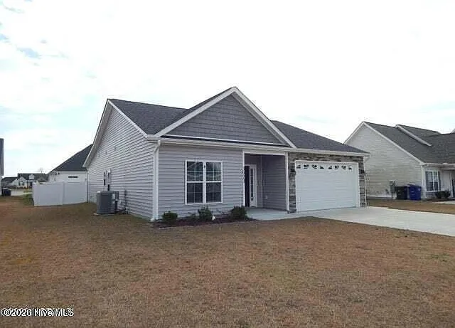 3913 Pensacola Dr — Photo 2