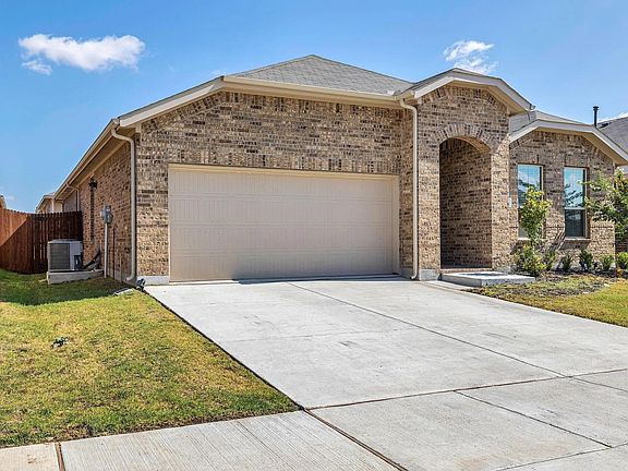 2nd image of 1009 Gillespie Dr