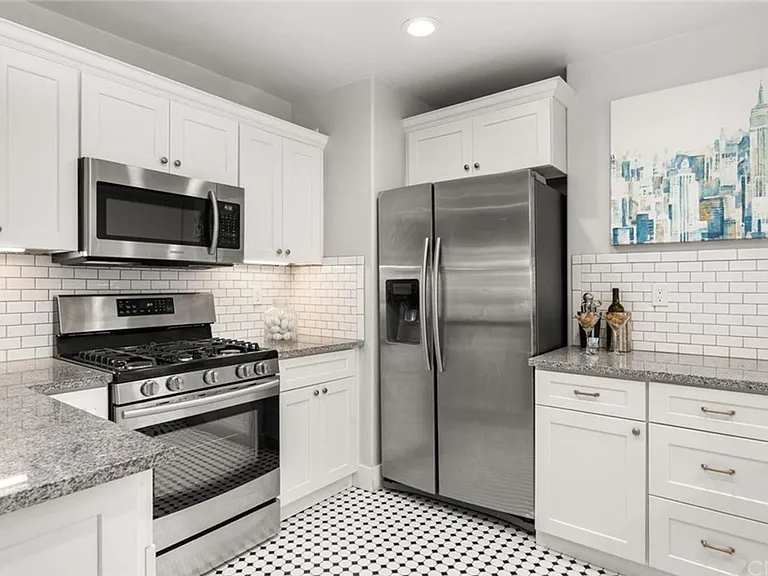 1111 Oleander Ave — Photo 13