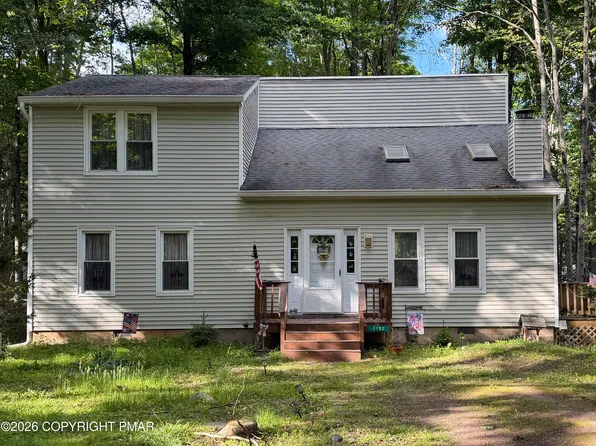 7193 Winnebago Dr, Pocono Lake, PA 18347