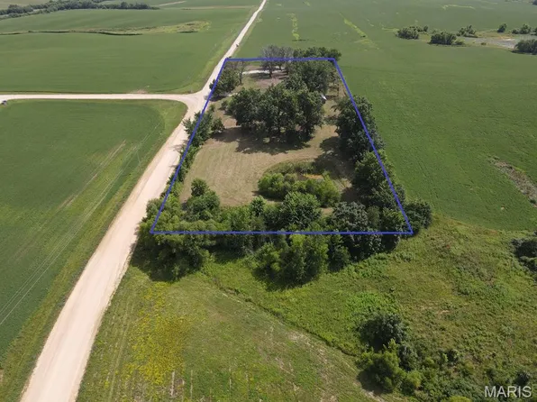 25831 135th Ave, La Belle, MO 63447