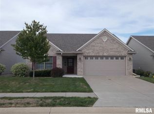 1756 Stone Gate Cir, Davenport, IA 52807