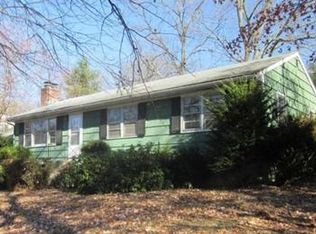2 Lakewood Dr, Norwalk, CT 06851