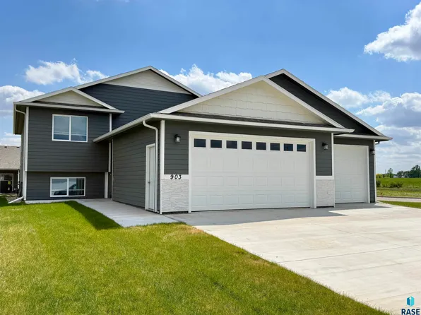 903 Birch St, Harrisburg, SD 57032