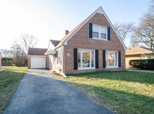 4551 W Pratt Ave, Lincolnwood, IL