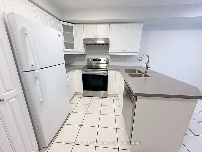 329 Bur Oak Ave — Photo 7