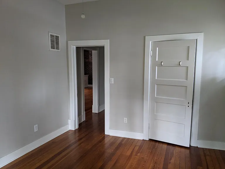 725 Cramer Ave — Photo 3