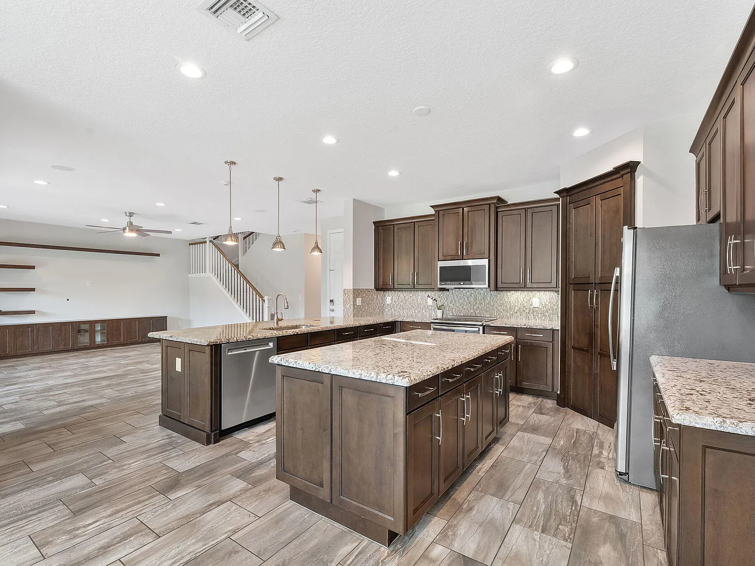 4 bed, 3.0 bath, 2656 sqft, $6,500 — Photo 4