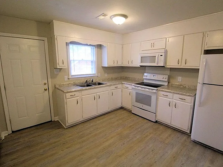106 Foxberry Cir #B — Photo 5