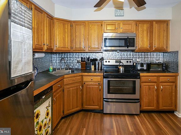5th image of 12 Harrogate Ct