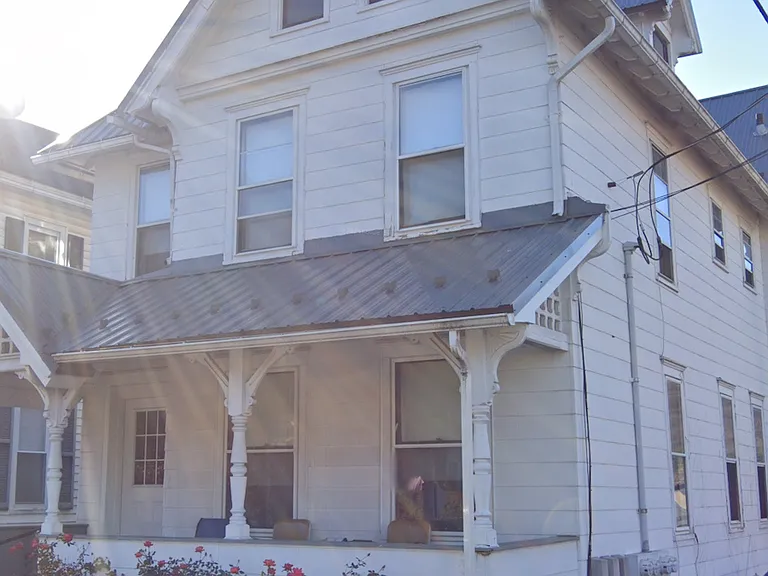 1015 Hepburn St #1 — Photo 1
