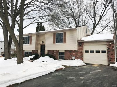 4210 Hunting Creek Dr, Clay, NY, 13041