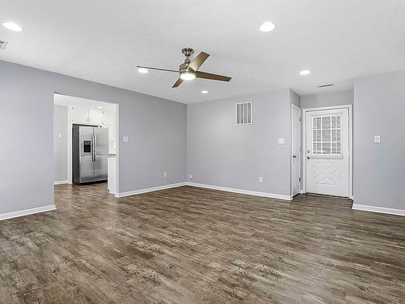 5th image of 105 Linden Ln