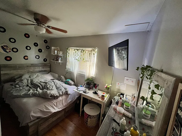 40 Oxford Ave — Photo 13