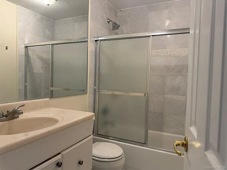 12 Yennicock Ave — Photo 4
