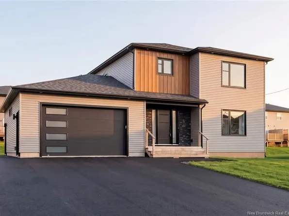 22 Mathias St, Dieppe, NB E1A 9H6