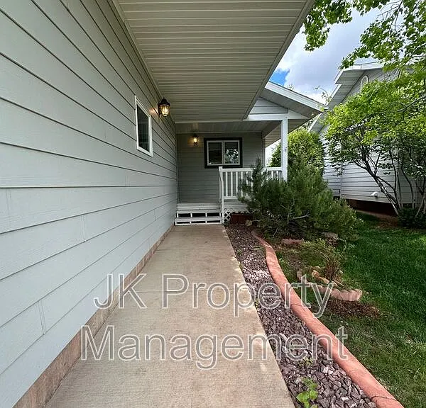 3209 Wild Rose Ln — Photo 2