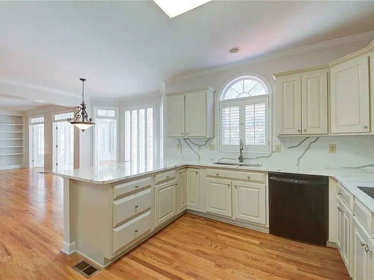 2020 Ridge Gate Dr — Photo 4