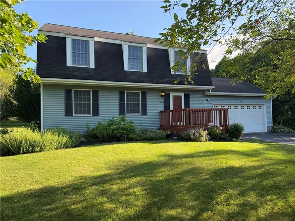 11 Wildherd Dr, Henrietta, NY 14467