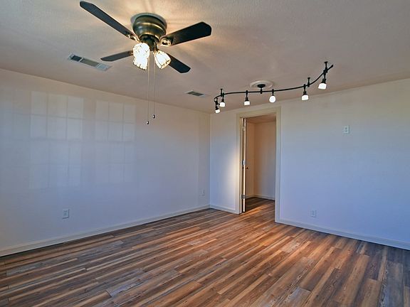 5th image of 4036 Pleasant Ave