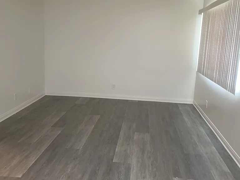 508 S Victoria Ave — Photo 29