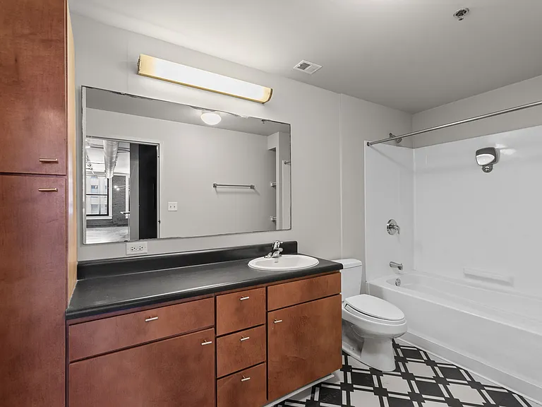 1006 Olive St #701 — Photo 10