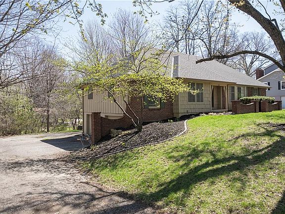 3rd image of 3607 E Colony Sq