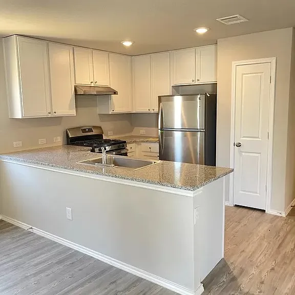 10538 Varmus Dr — Photo 4